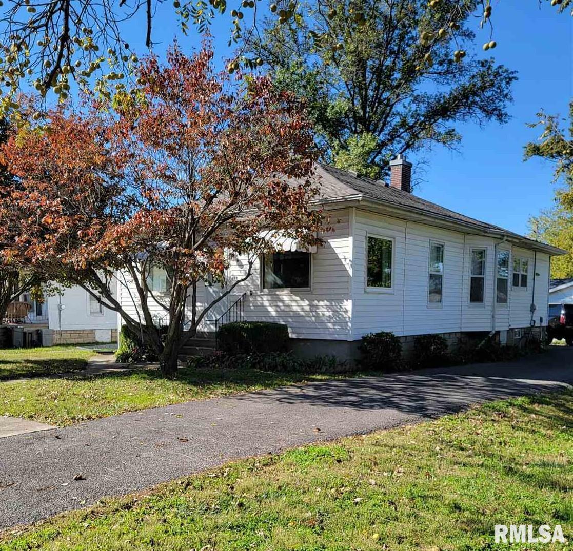 111 S Peach St., Duquoin, IL 62832