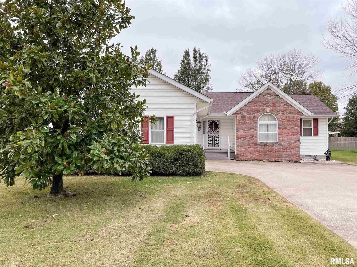 3029 Willow Branch Ln., Herrin, IL 62948