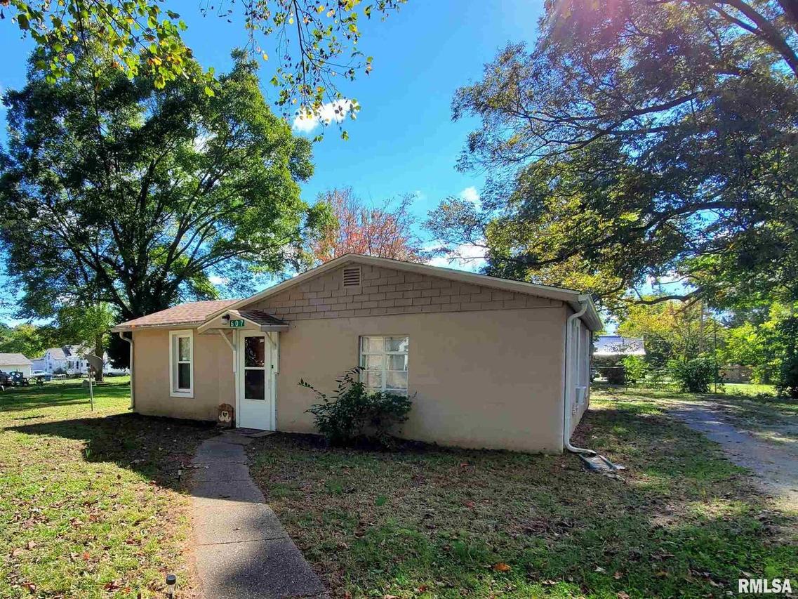 [Address Hidden by Seller], Mcleansboro, IL 62859