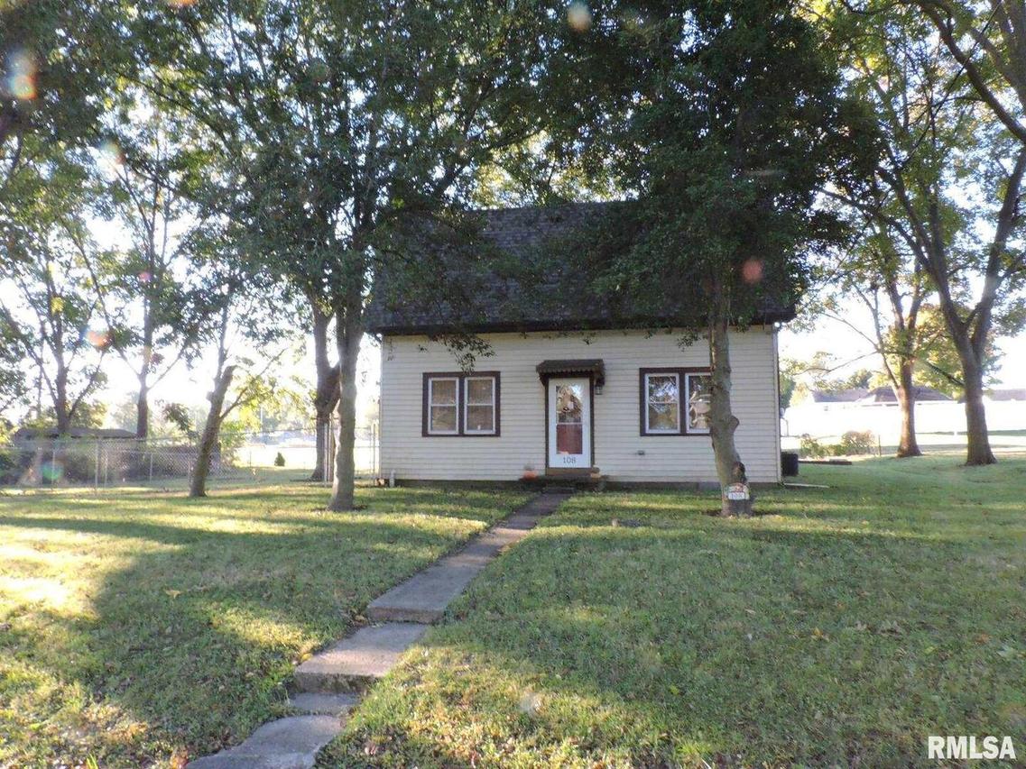 108 E Davis St., Ava, IL 62907