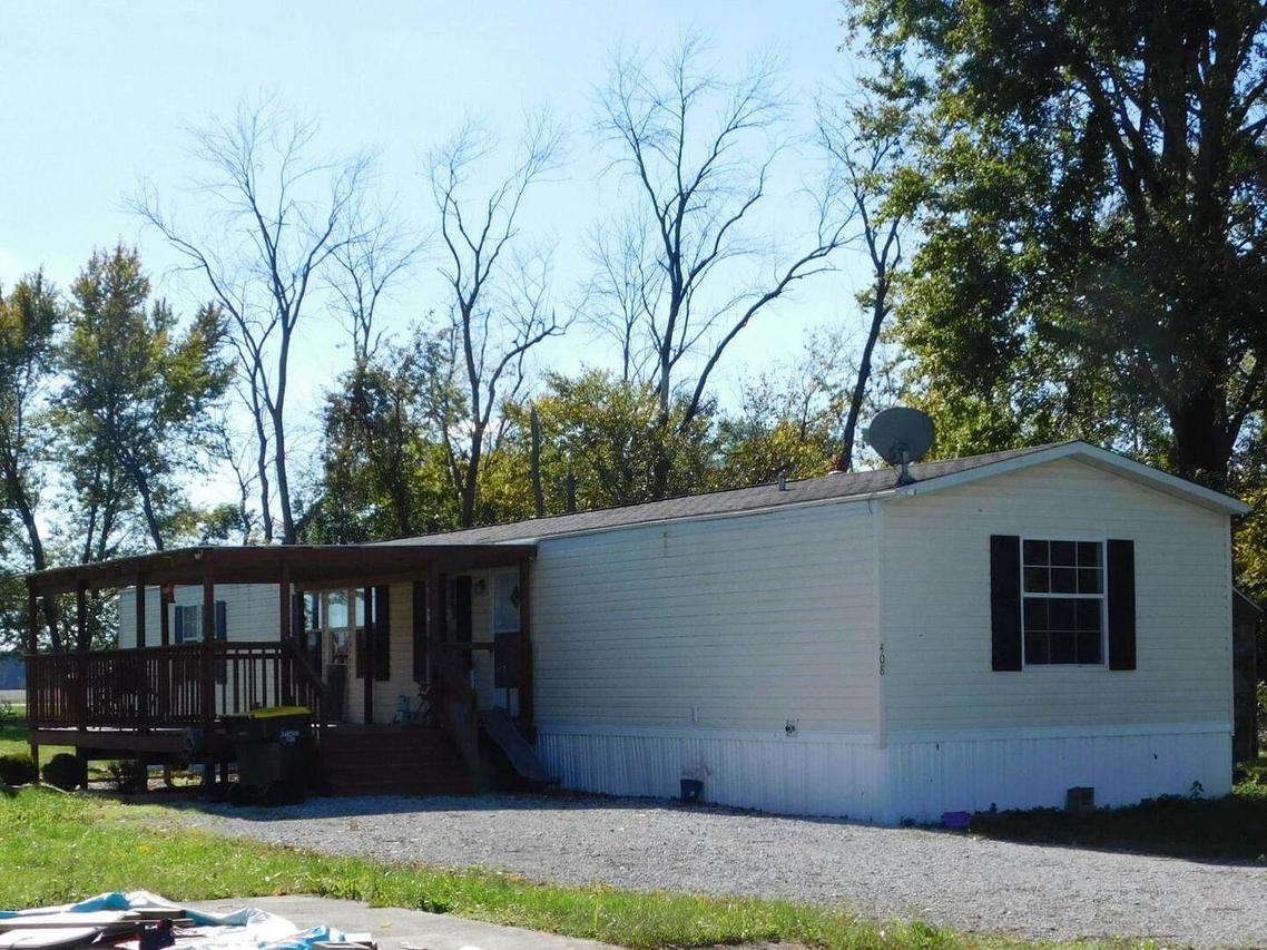 408 W 9th St., Sandoval, IL 62882