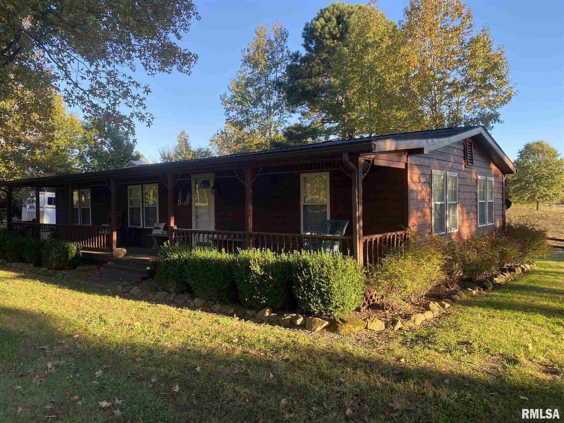 5223 Stonefort Rd., Creal Springs, IL 62922