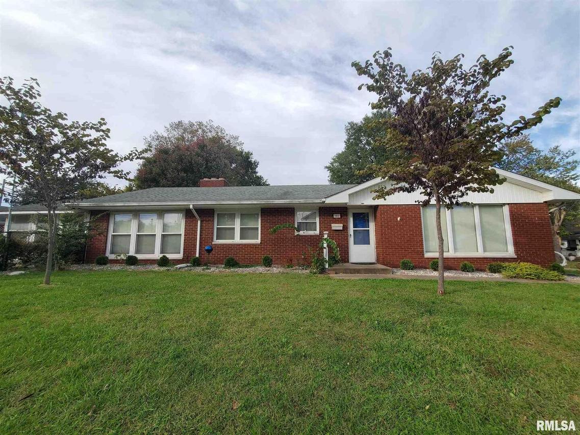 301 N 20th St., Herrin, IL 62948