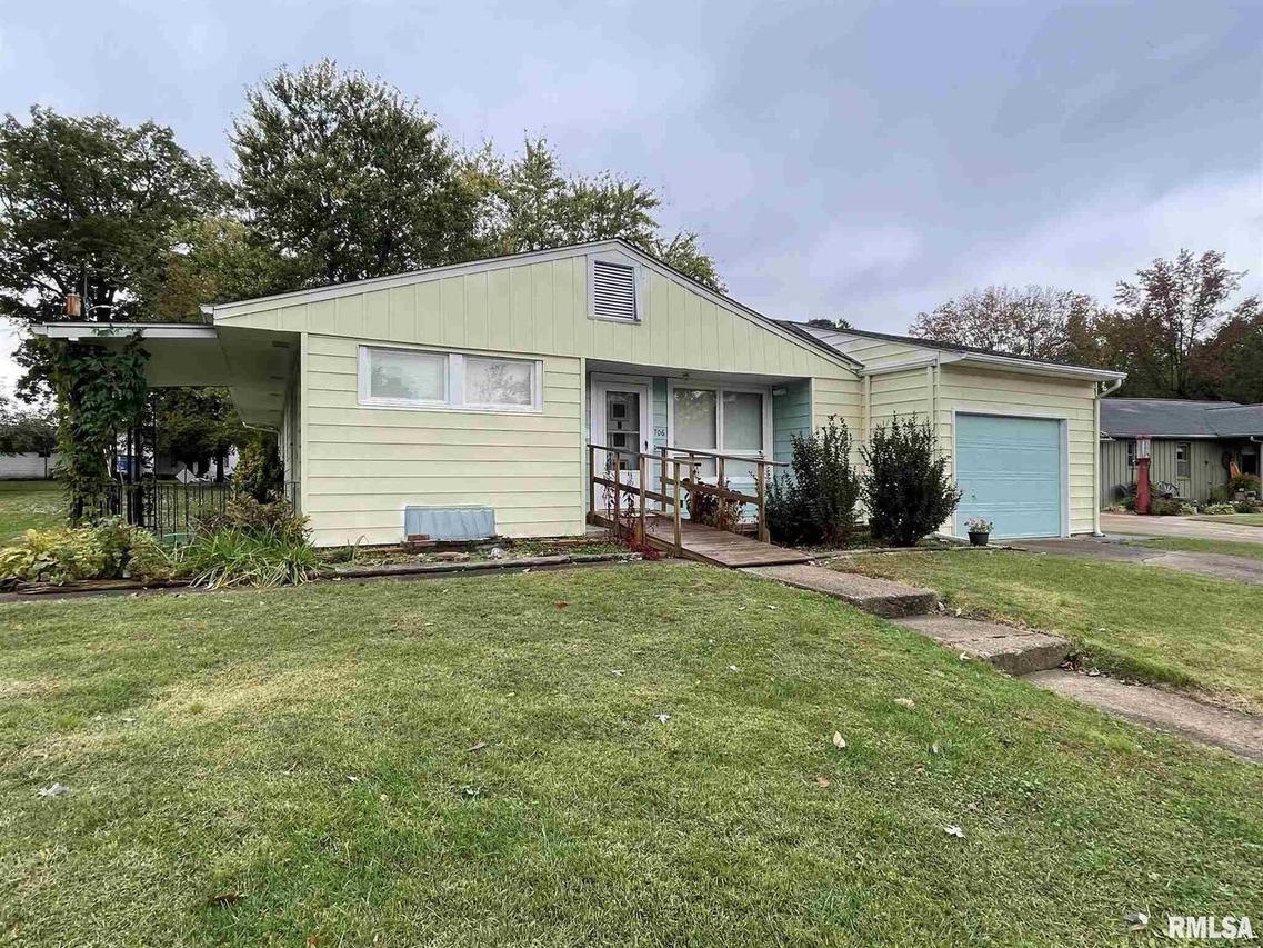 706 S Calumet, Marion, IL 62959