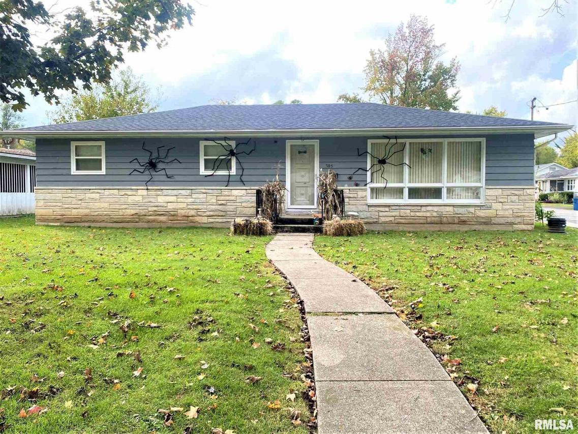 705 N Maple St., Benton, IL 62812