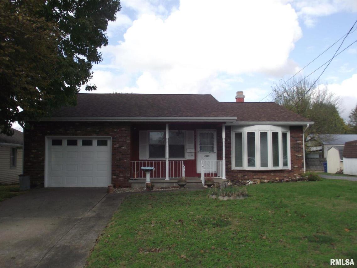 412 E Poplar St., Duquoin, IL 62832