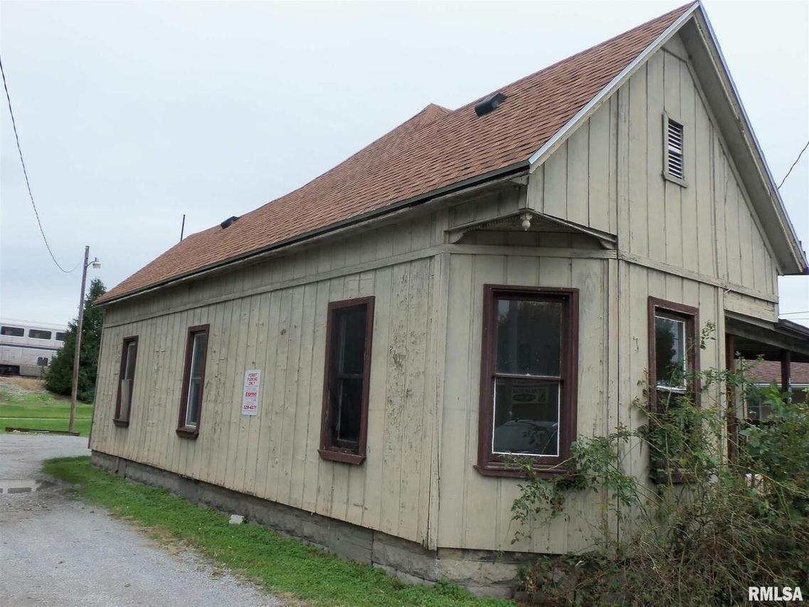 402 S Washington St., Carbondale, IL 62901