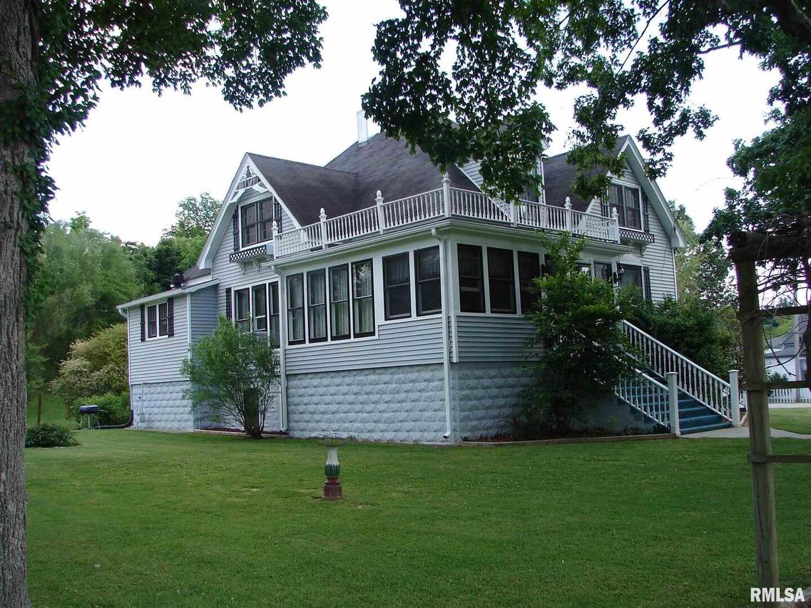 114 Front St., Dongola, IL 62926