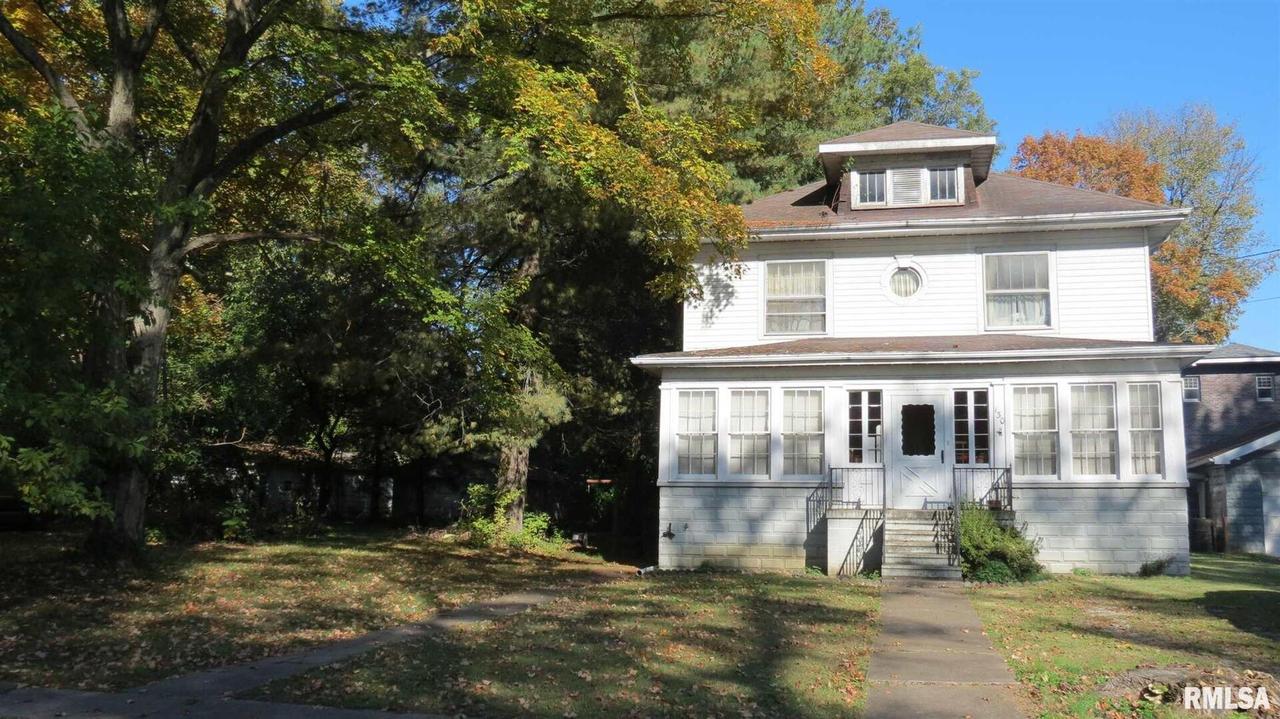 130 E North St., Duquoin, IL 62832