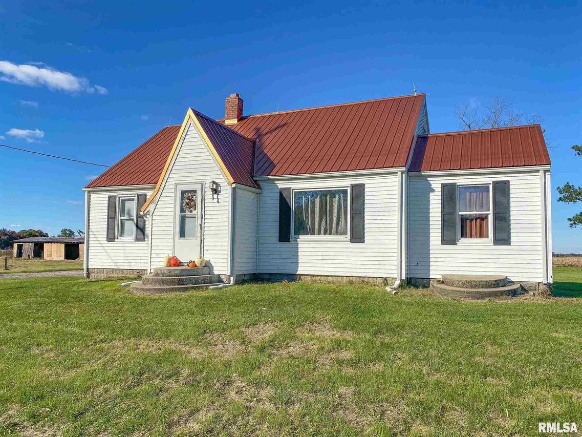 2483 Iola Ln., Farina, IL 62838