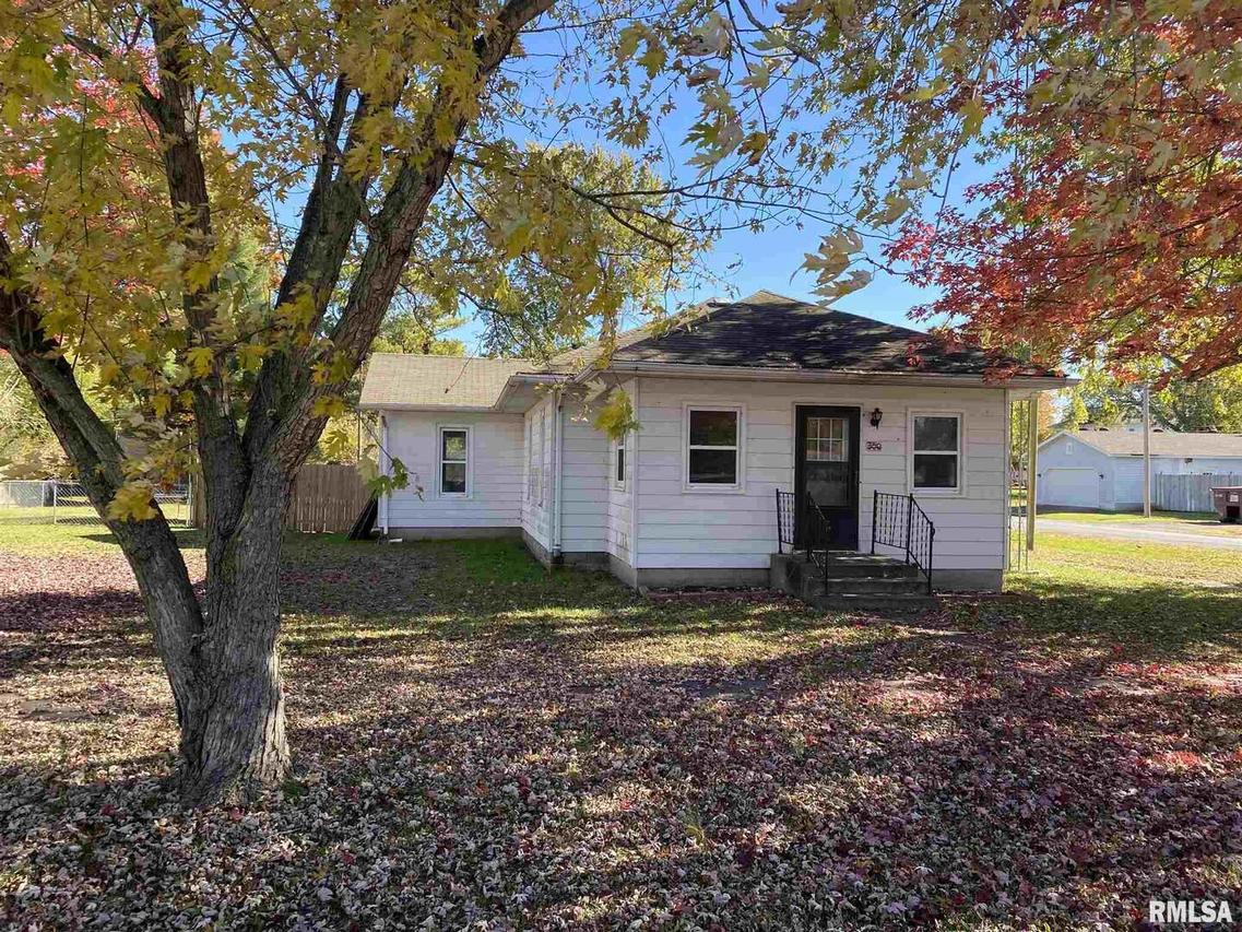 300 N 7th St., Elkville, IL 62932