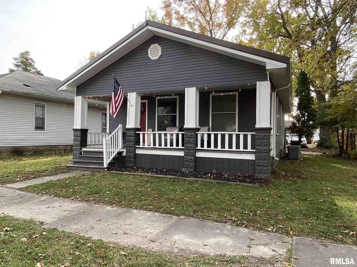 1923 Herbert St., Murphysboro, IL 62966