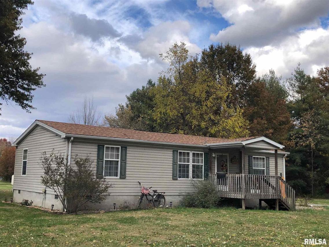 202 E Lottie St., Sesser, IL 62884