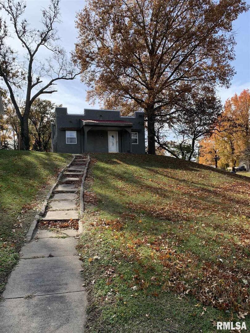 302 E Mulberry St., Pinckneyville, IL 62274