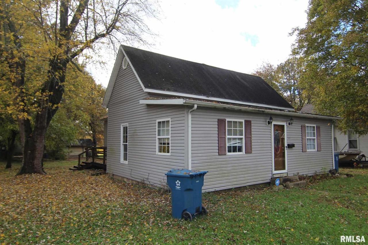 407 Barr St., Carterville, IL 62918