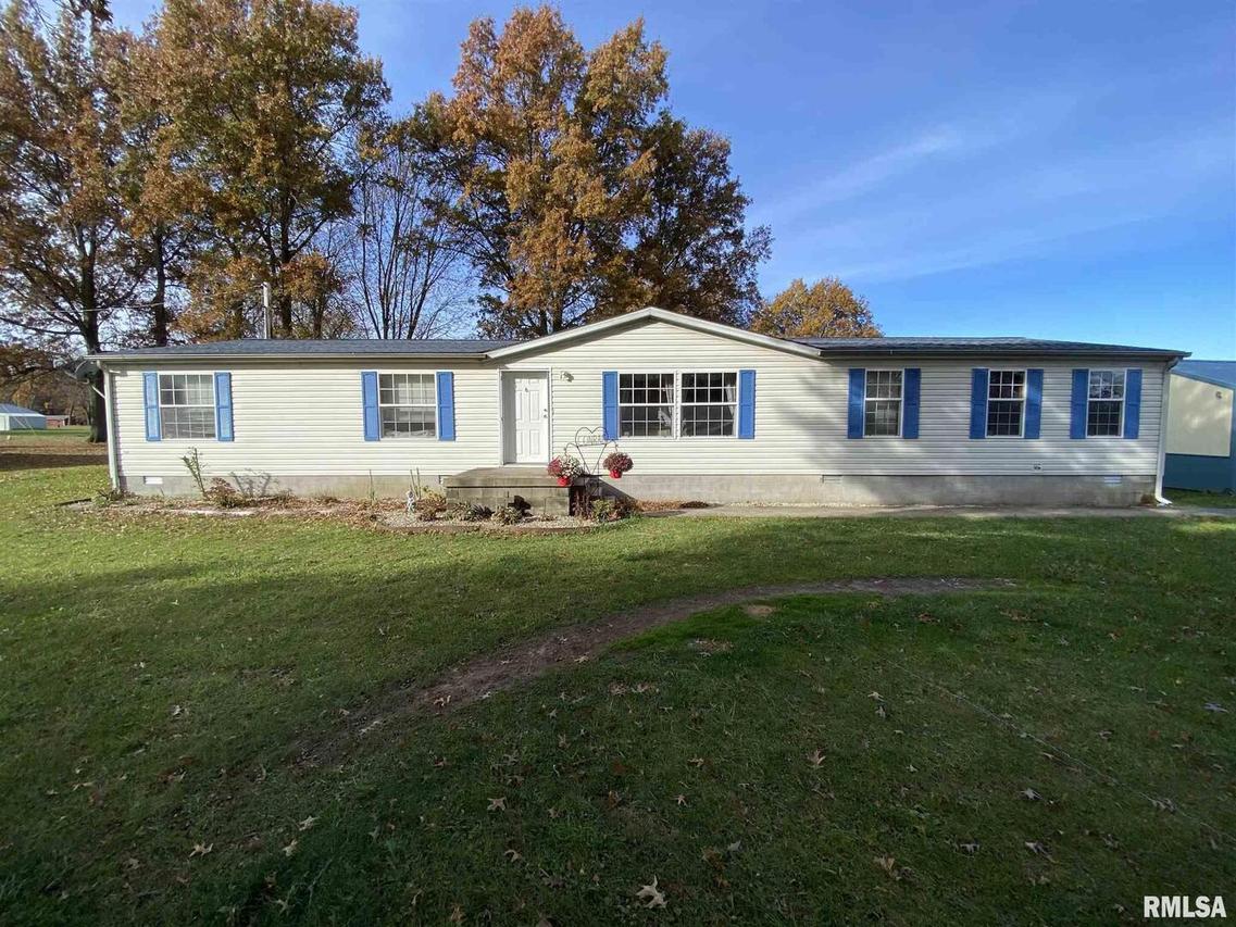 99 Yellowwood Dr., Flora, IL 62839