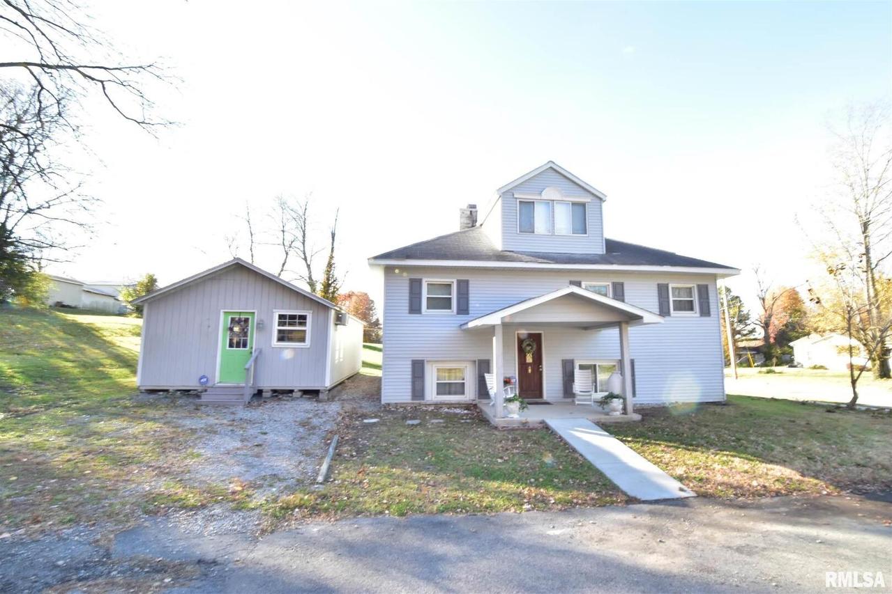 1718 E St Louis St., West Frankfort, IL 62896