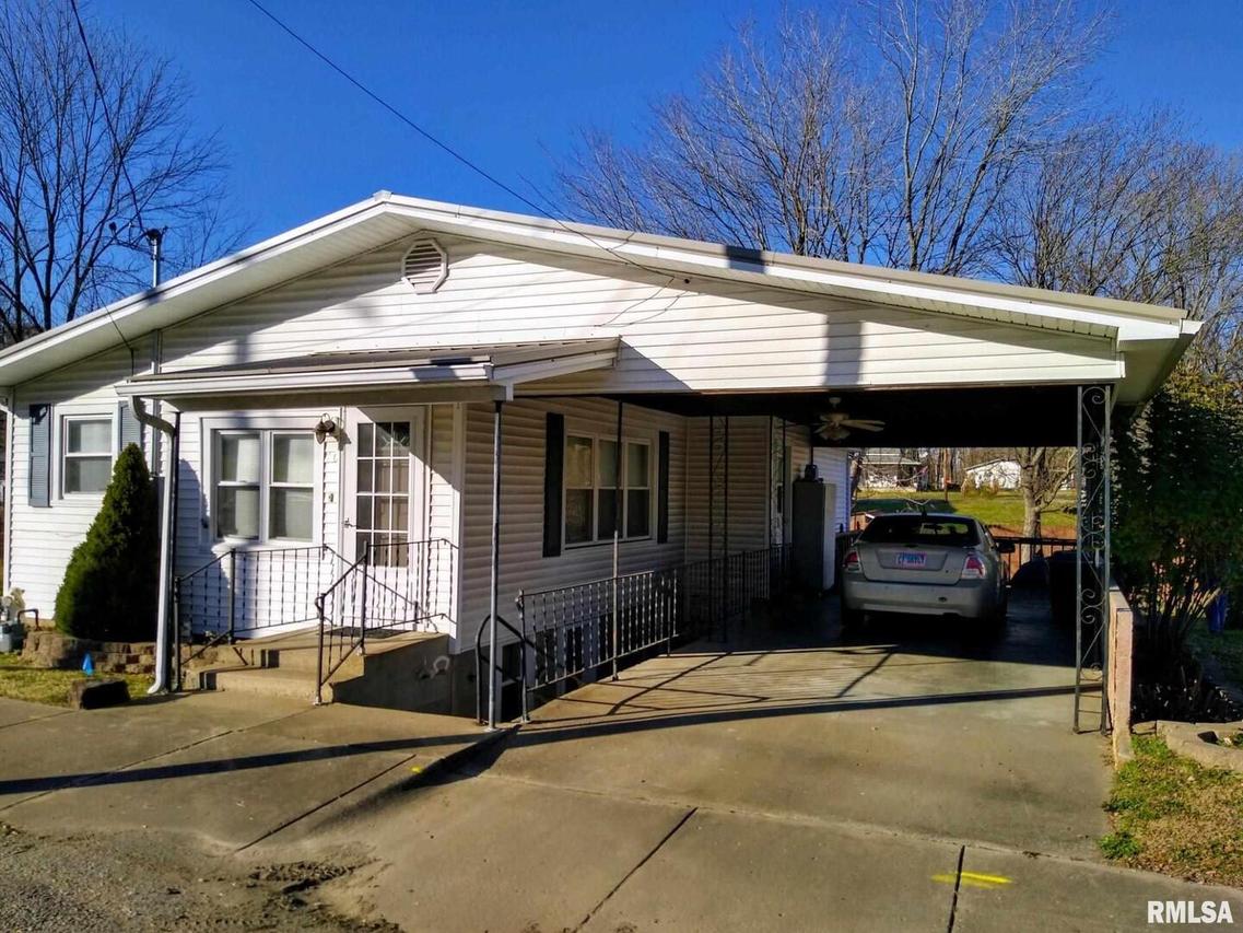 210 W Blue Ave., Creal Springs, IL 62922