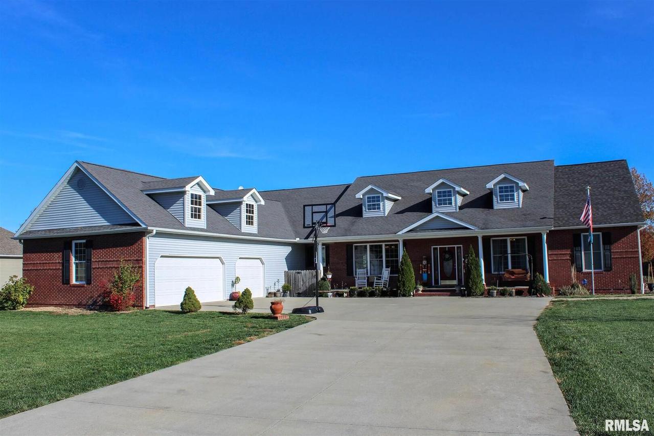 15428 Karigan Ln., Johnston City, IL 62951