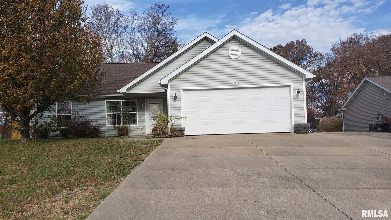 1512 Hawkeye Ct., Carterville, IL 62918