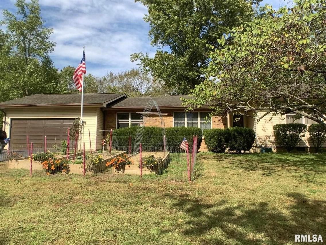 37 Pine Ln., Murphysboro, IL 62966