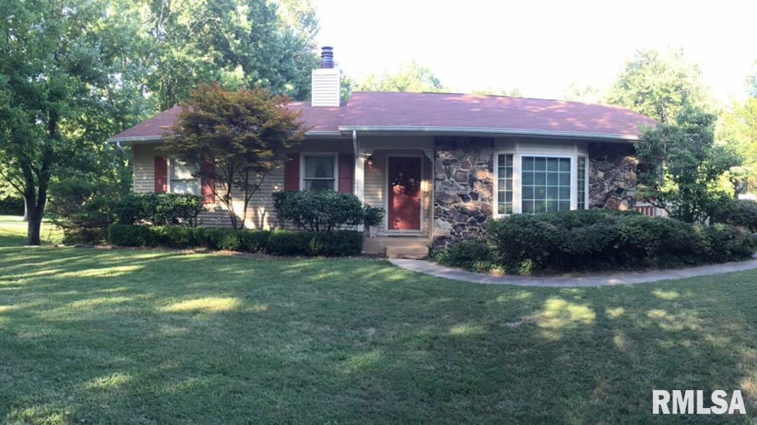 302 Lake Dr., Murphysboro, IL 62966