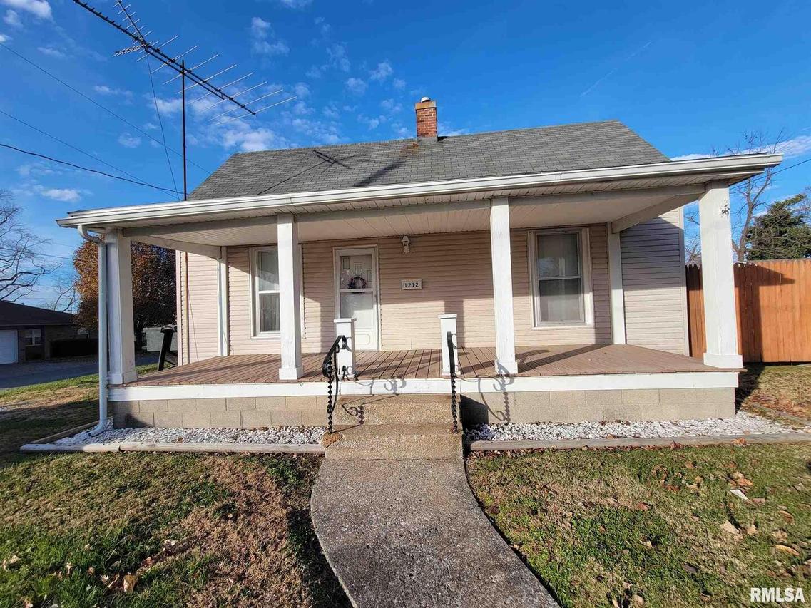 1212 W Lee Ave., Marion, IL 62959
