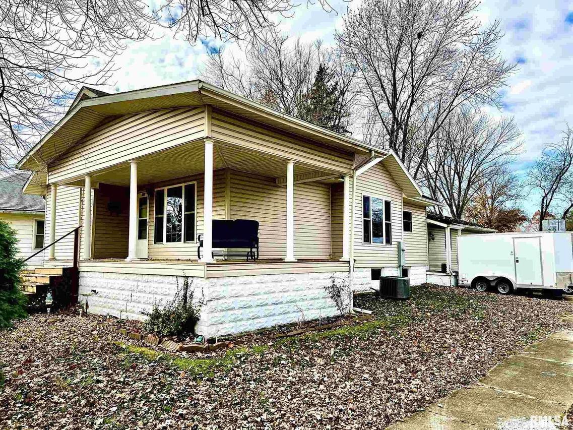 717 Grand St., Benton, IL 62812