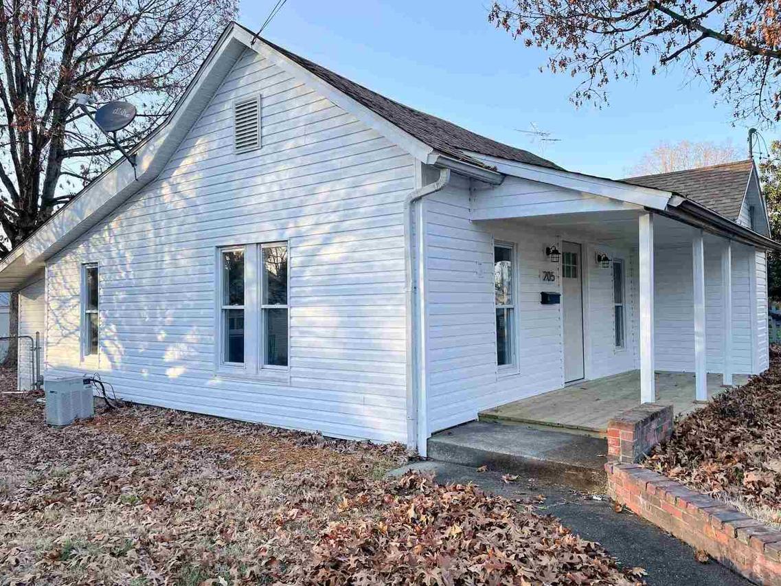 205 N Elm St., Carterville, IL 62918