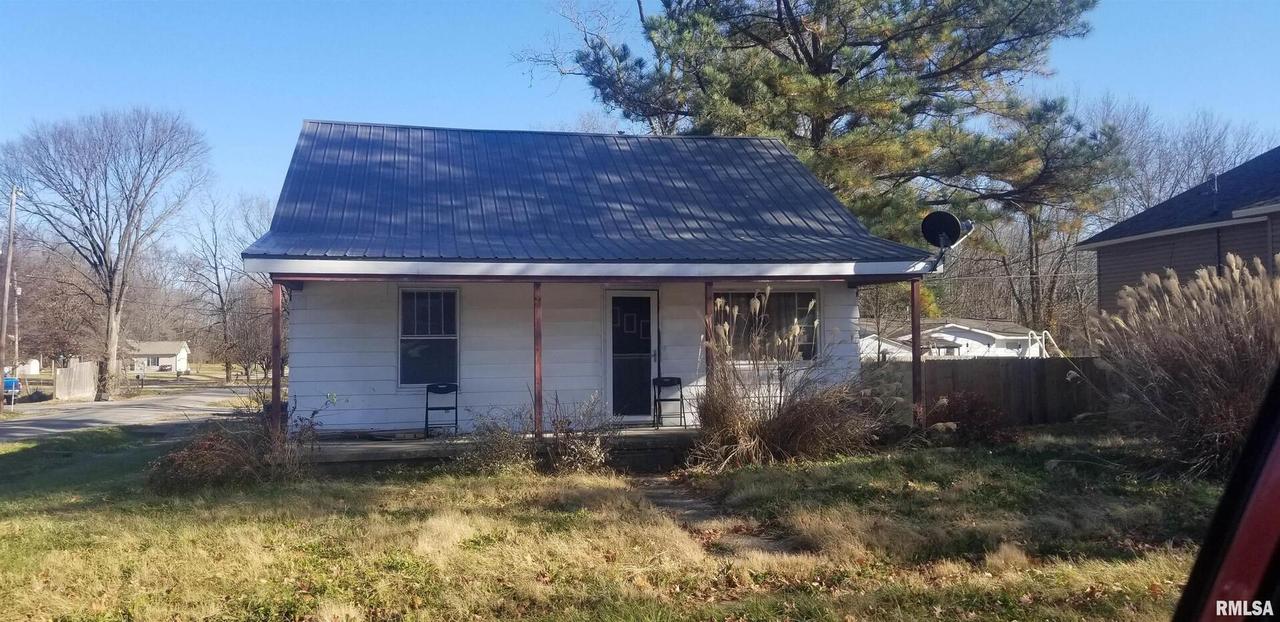 502 S Sunnyslope St., West Frankfort, IL 62896