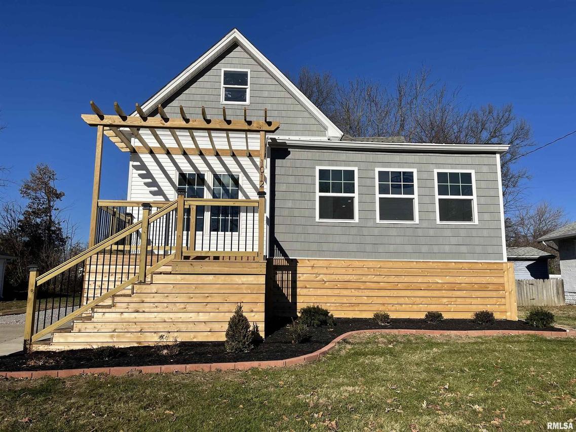 1012 W White St., Marion, IL 62959