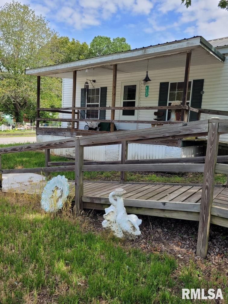 103 E Illinois St., Golconda, IL 62938