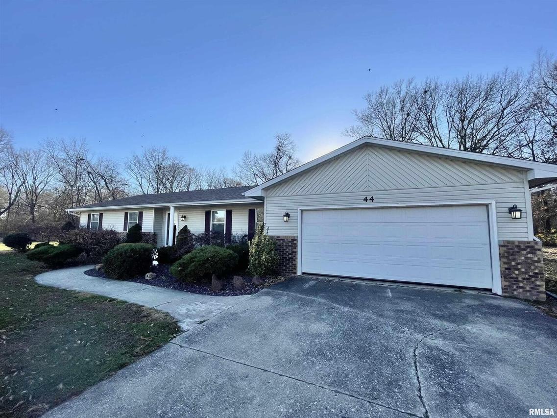 44 Lakewood Dr., Centralia, IL 62801
