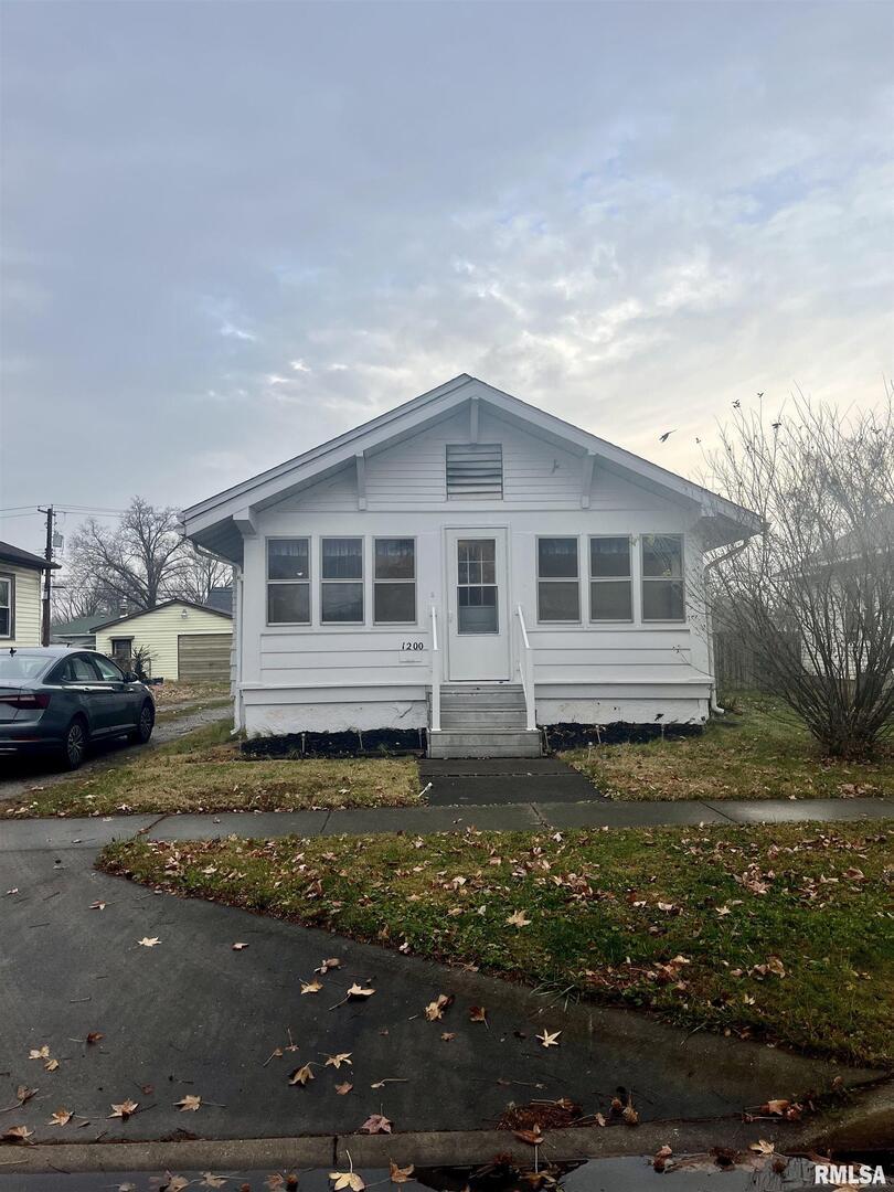 1200 E 2nd St., Centralia, IL 62801