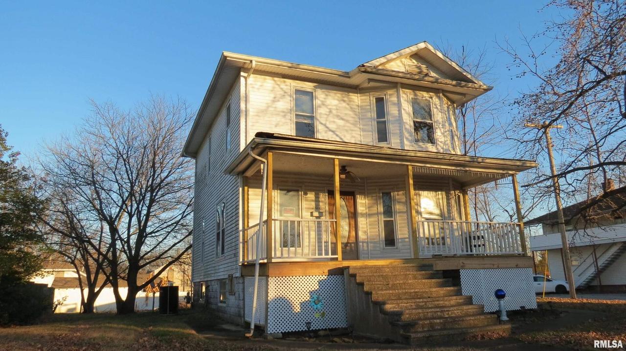 208 S Victor St., Christopher, IL 62822