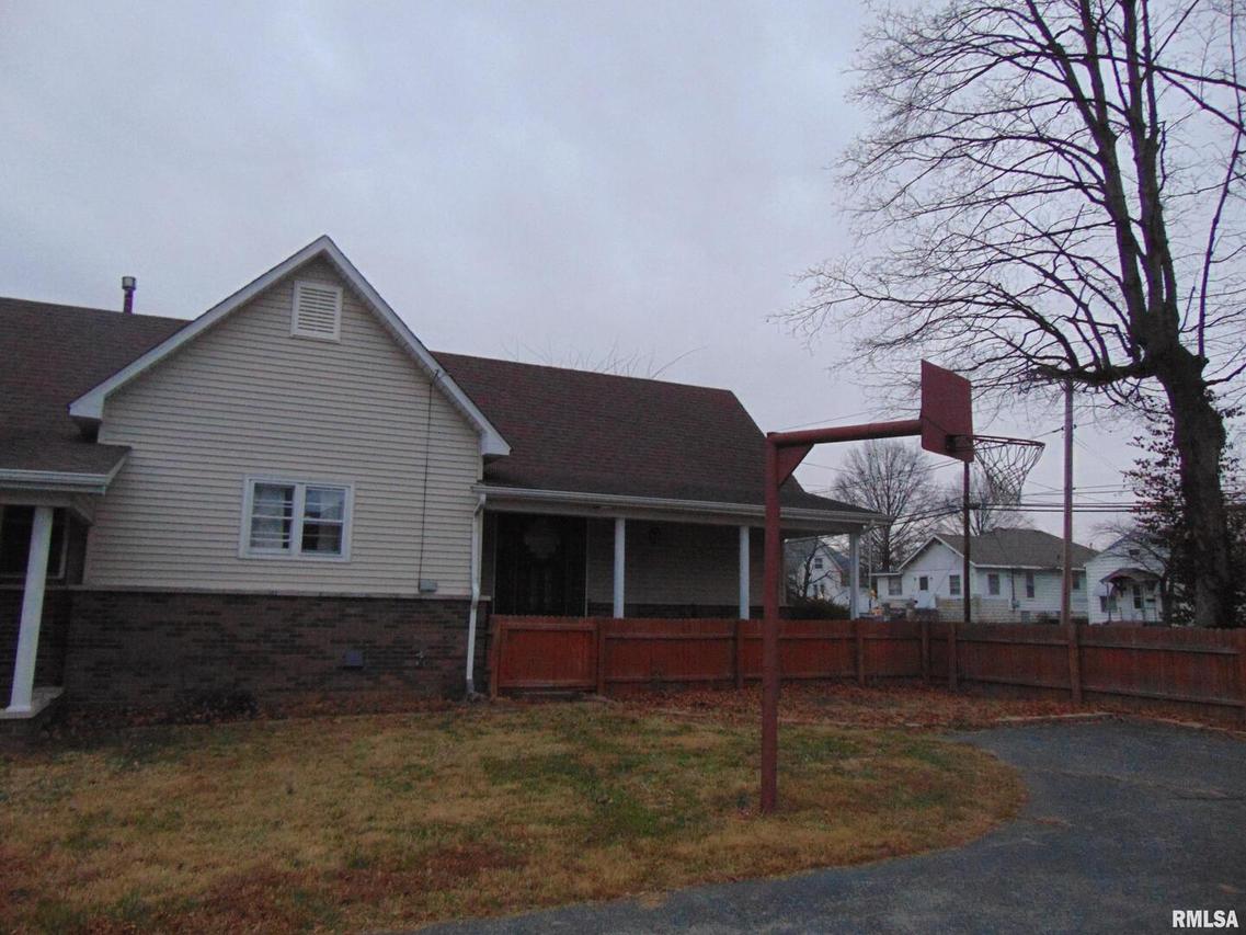809 E Main St., Marion, IL 62959
