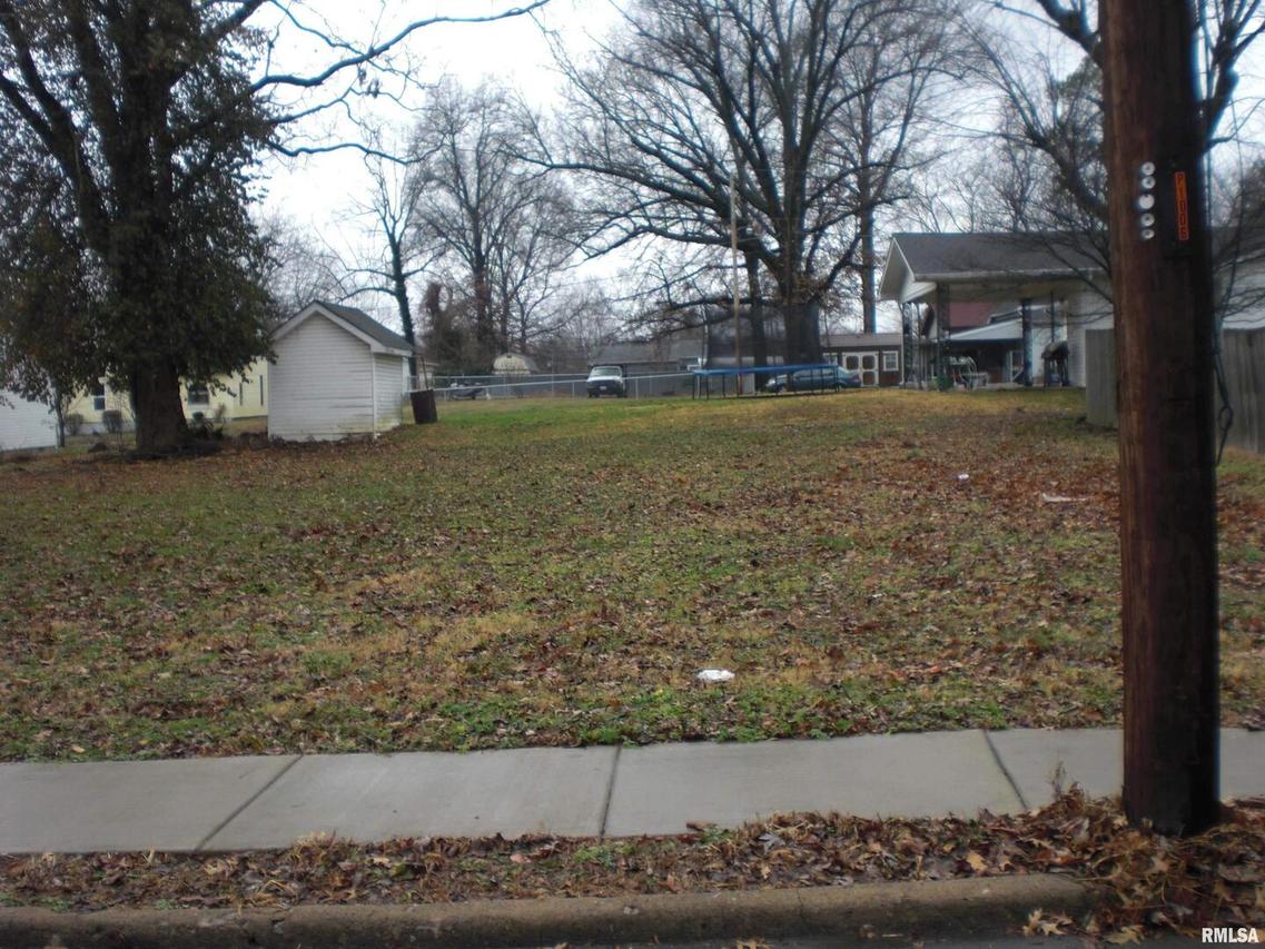 1006 S Mechanic St., Marion, IL 62959