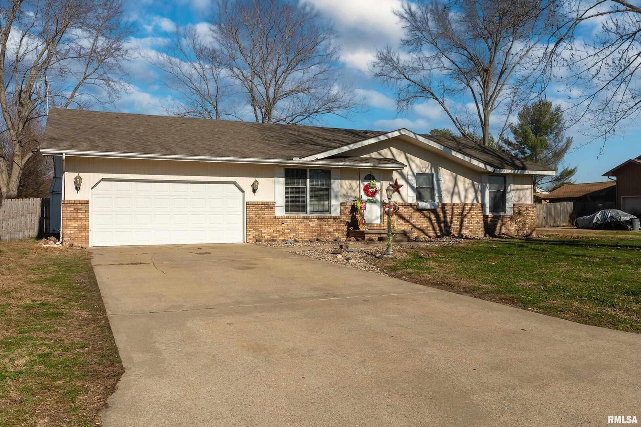 1014 E Patton Dr., Marion, IL 62959