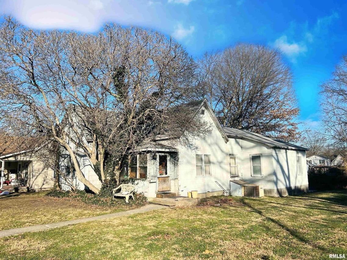 312 N 21st St., Herrin, IL 62948