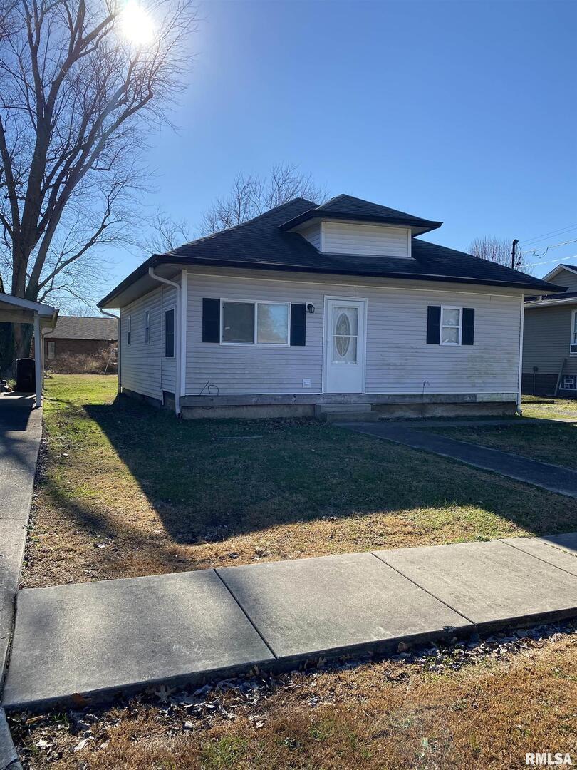 209 W Florence St., Sesser, IL 62884