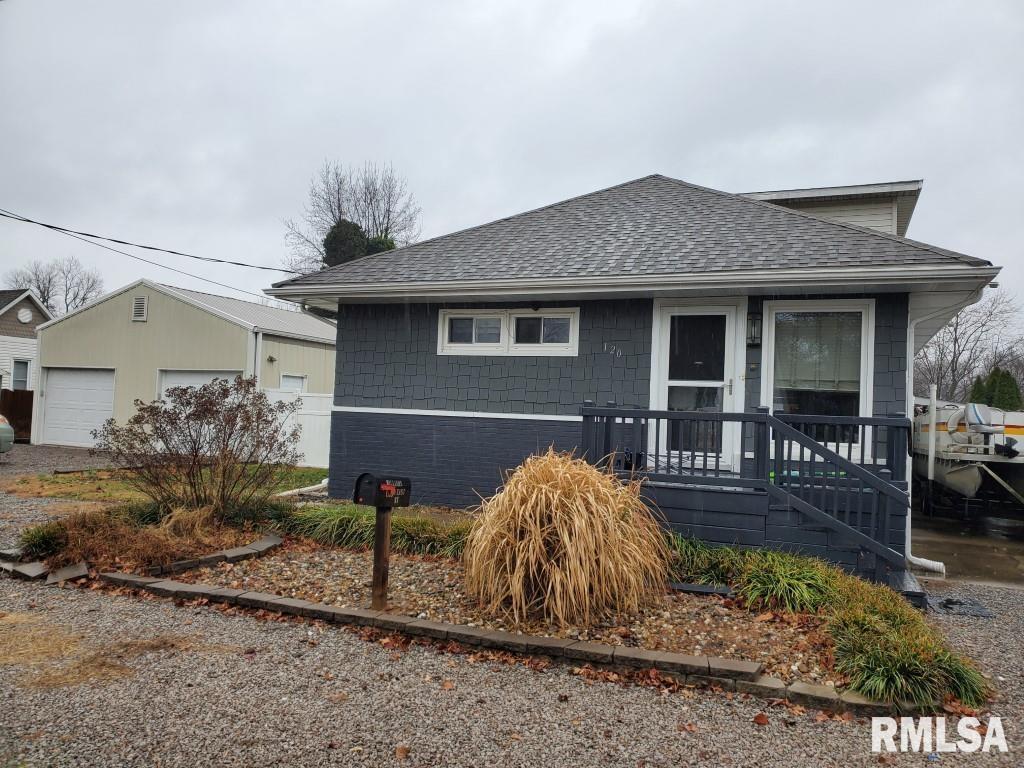 120 N East St., Duquoin, IL 62832