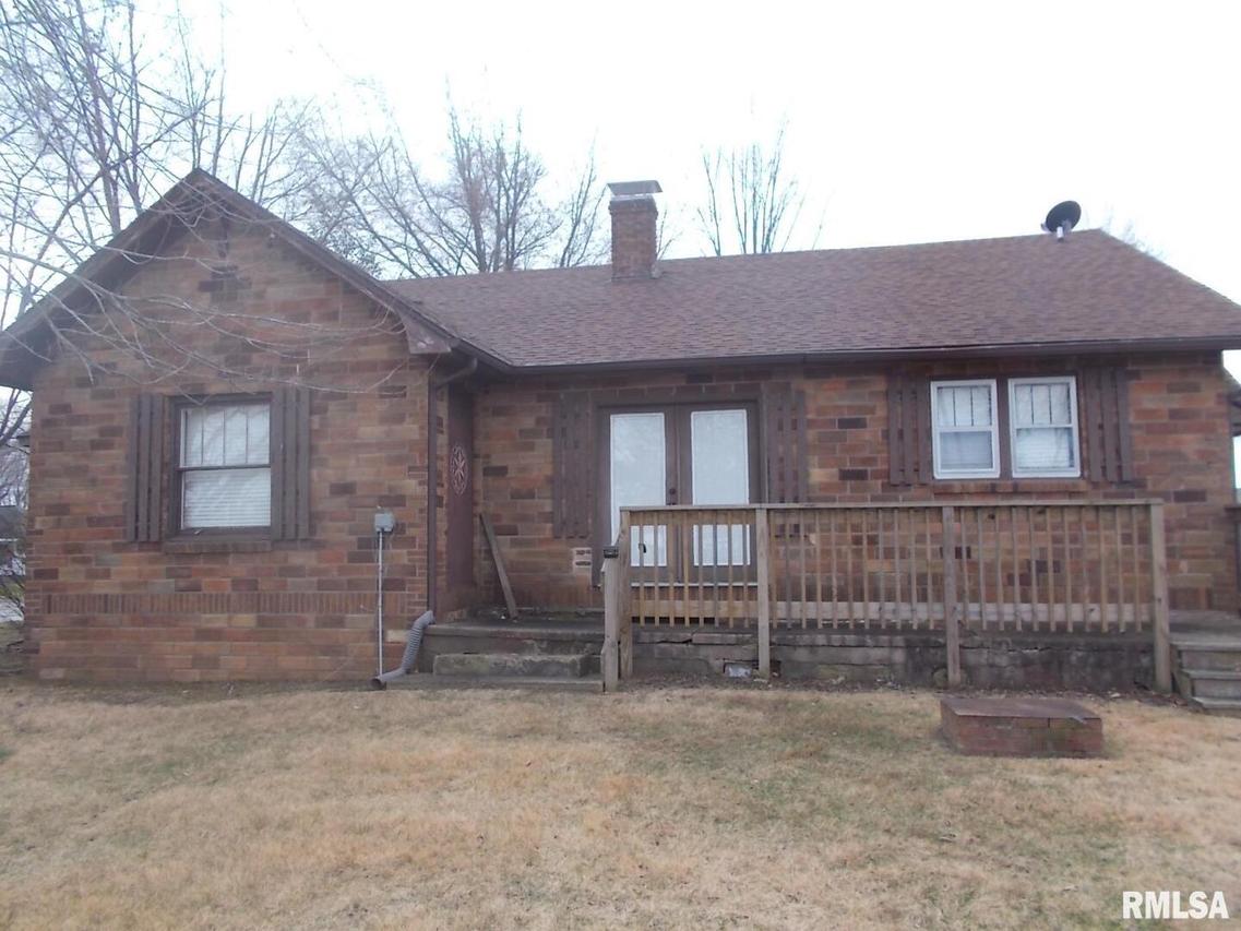 401 S 3rd St., Ava, IL 62907