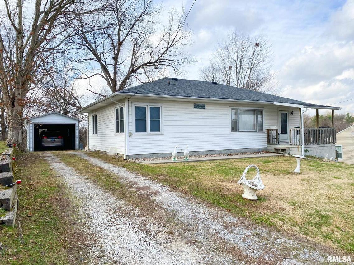 126 S Charles St., Dongola, IL 62926