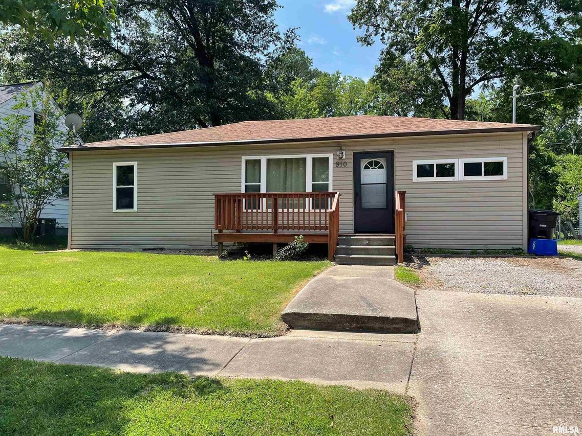910 N Bridge St., Carbondale, IL 62901