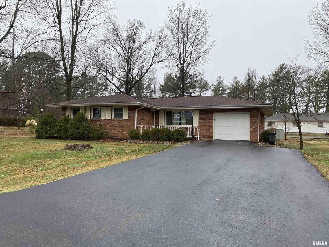 920 Norwest Ln., Carbondale, IL 62901