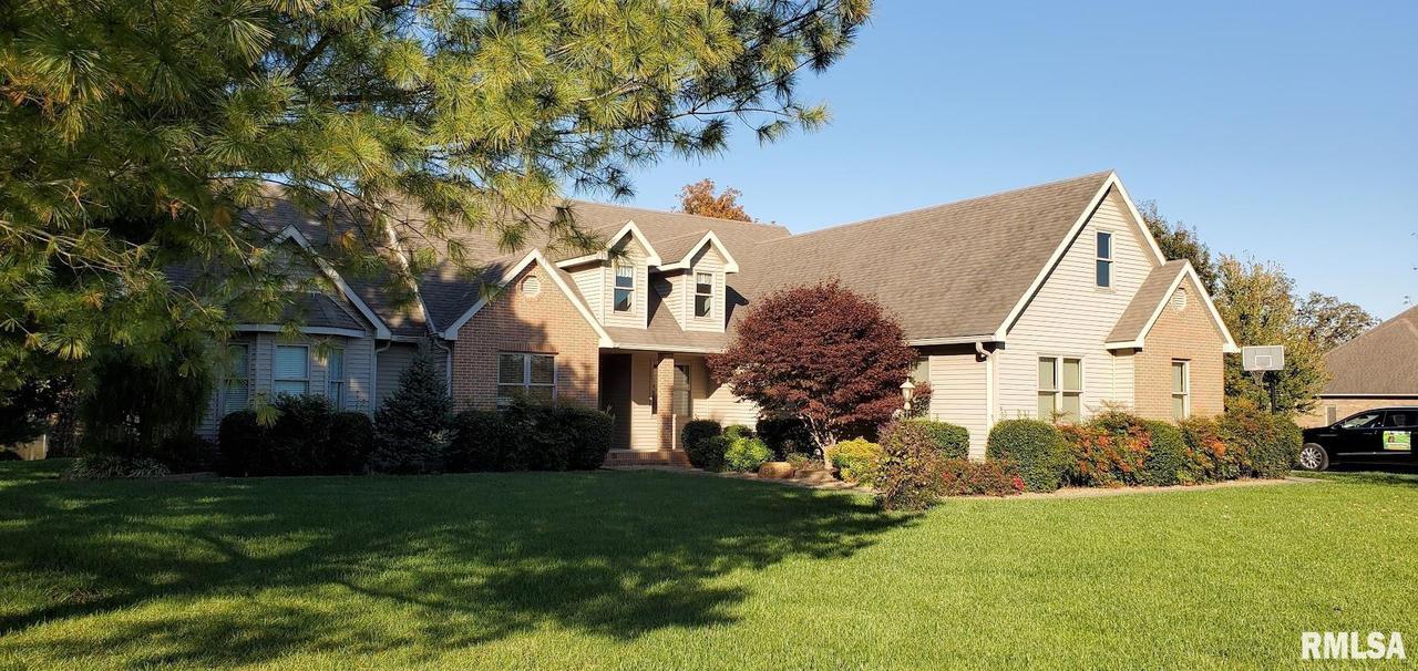 8365 Lonesome Dove Ln., Duquoin, IL 62832