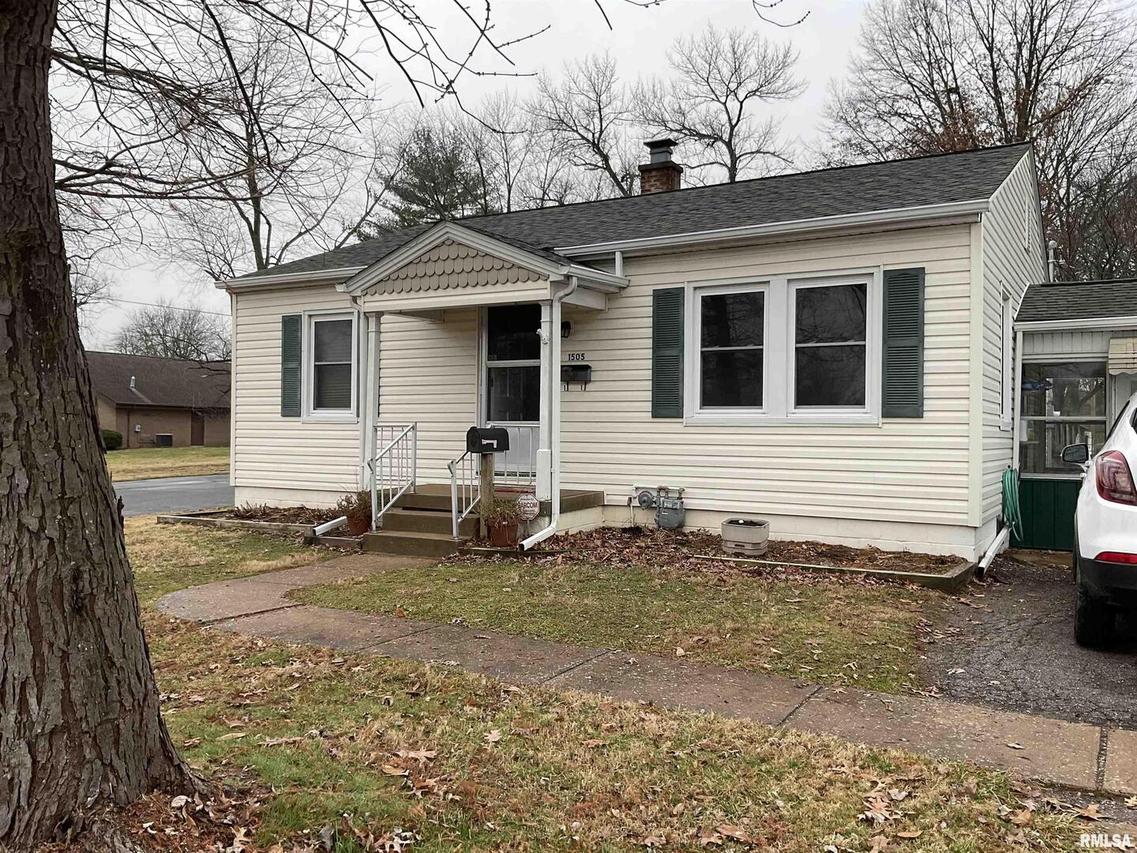 1505 N 17th St., Belleville, IL 62226