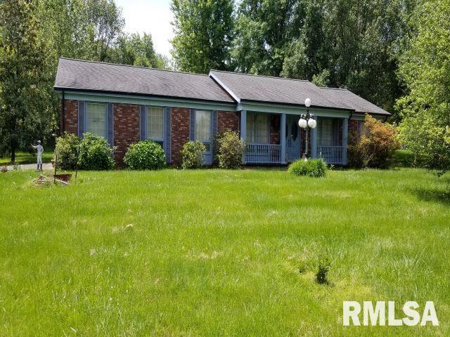 300 W Clark Trail St., Herrin, IL 62948