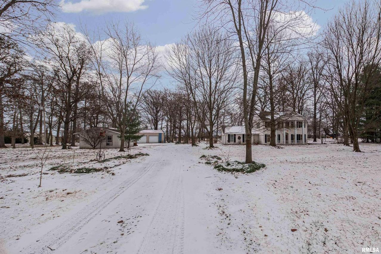 1270 Crossroad School Rd., Eldorado, IL 62930