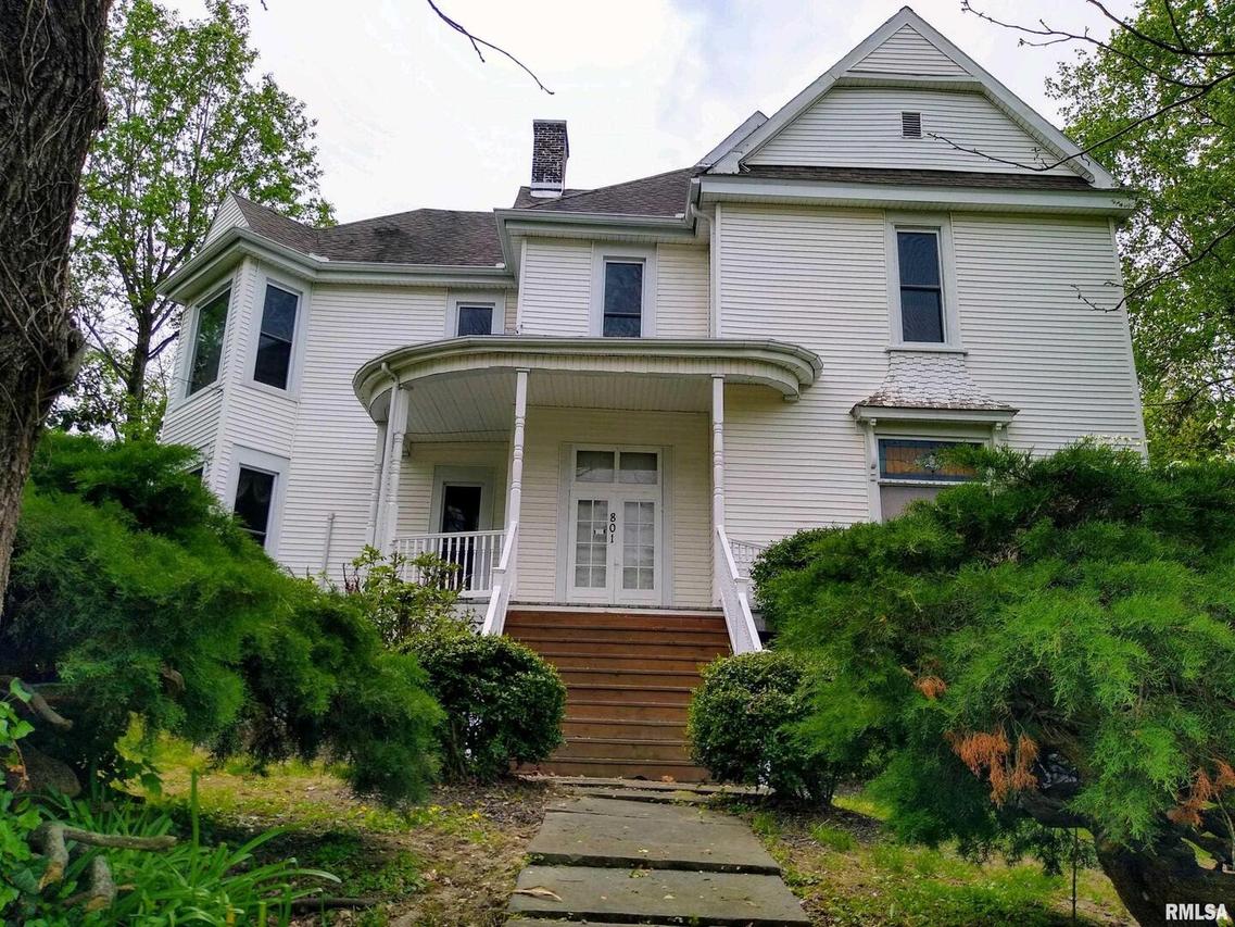 801 W Vine St., Vienna, IL 62995